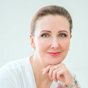 Headshot-Maria-Avis-2020-preferred-375x375