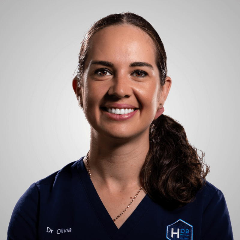 Olivia Henzell profile image 2025 - square light (1)