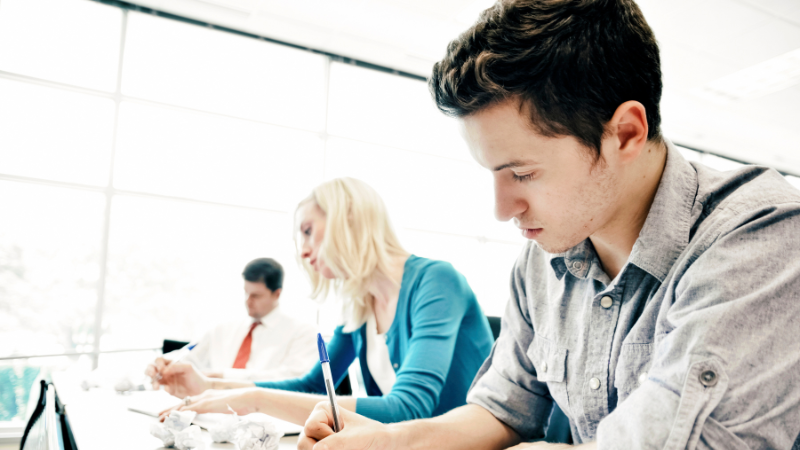 Online vs. In-Person Dental Education: Which Is Better for Dentists?